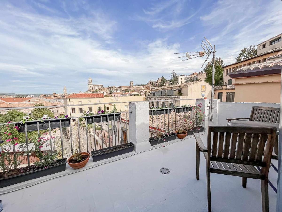 Romantic Duplex With Terrace And Great Views Girona Bagian luar foto