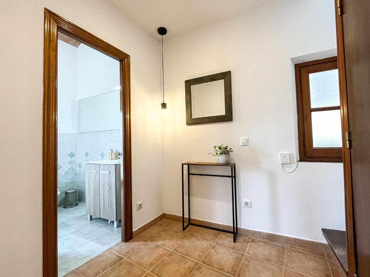 Romantic Duplex With Terrace And Great Views Girona Bagian luar foto