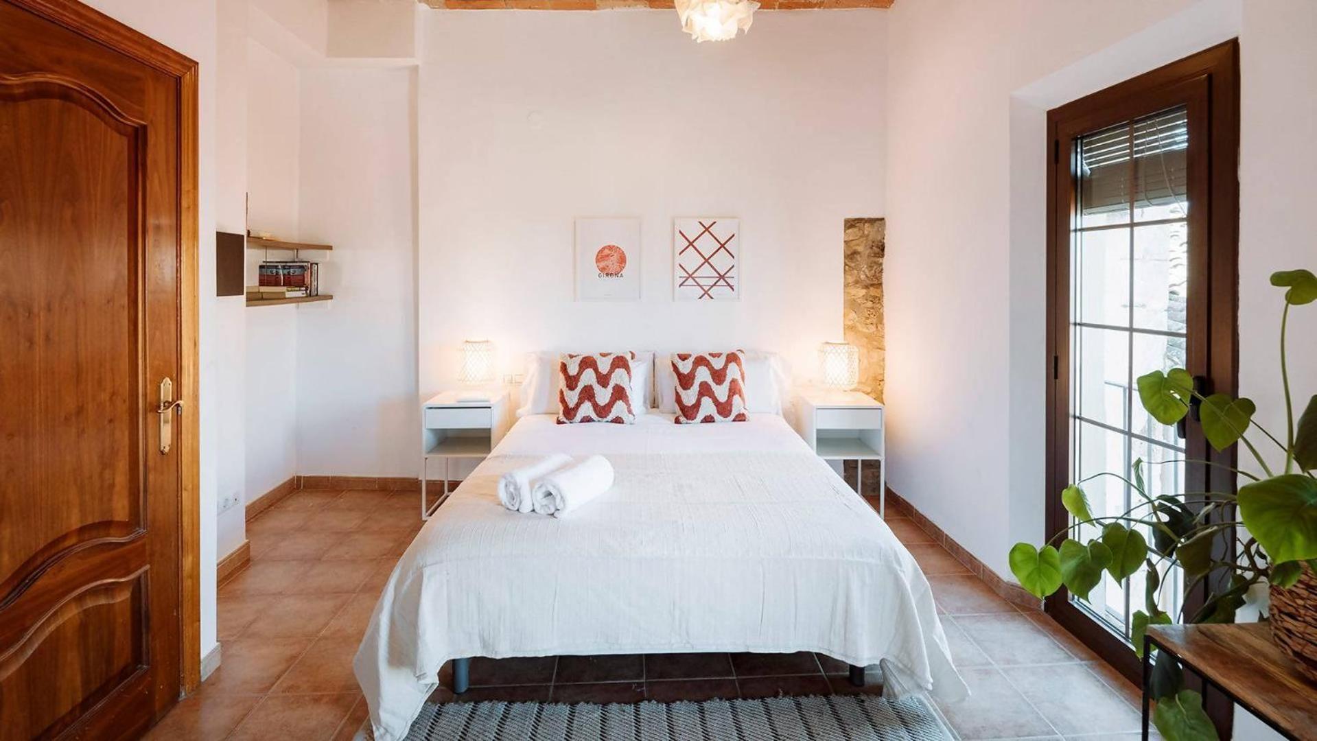 Romantic Duplex With Terrace And Great Views Girona Ruang foto